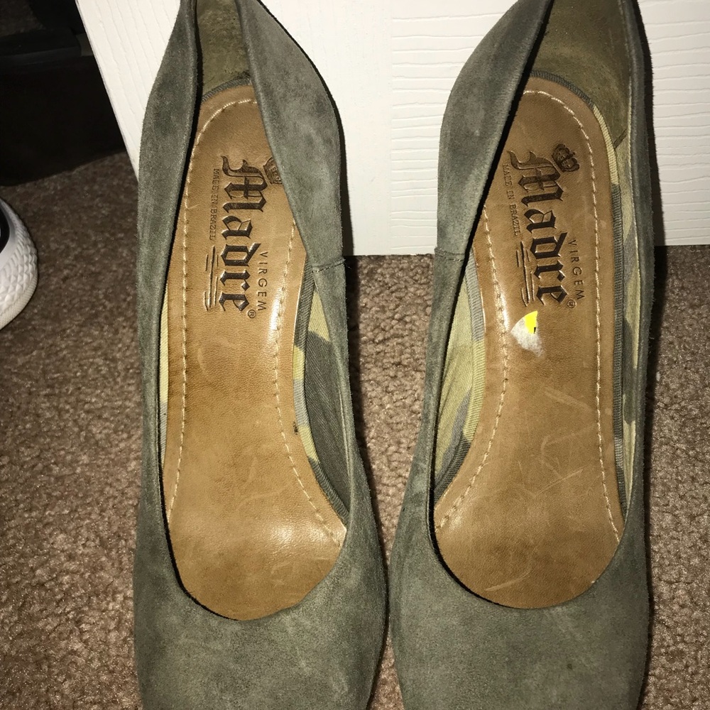 Pumps - Picture 3 of 5